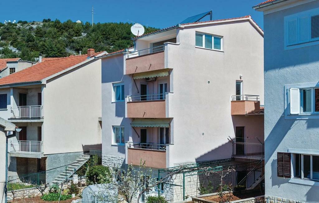 Apartman שיבניק מראה חיצוני תמונה
